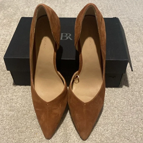 Banana Republic Suede Pumps - Picture 3 of 4